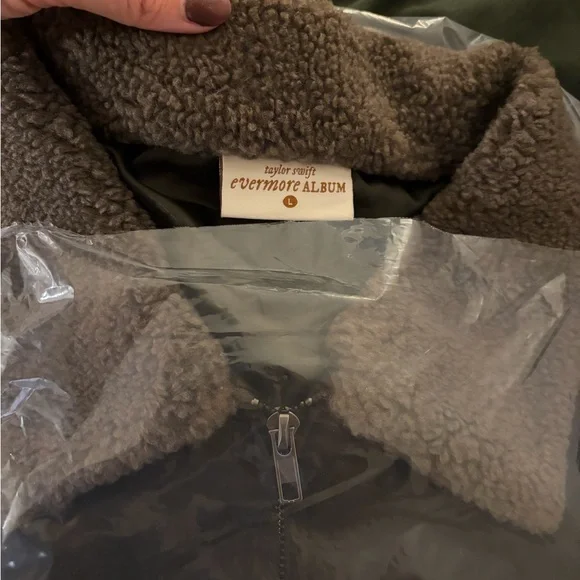 NEVER WORN Taylor Swift Cowboy Like Me Sherpa Jacket - Picture 4 of 5